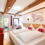 Gemütliches Doppelzimmer im Landhausstil im Hotel-Restaurant Storchen – ideal für Silvester