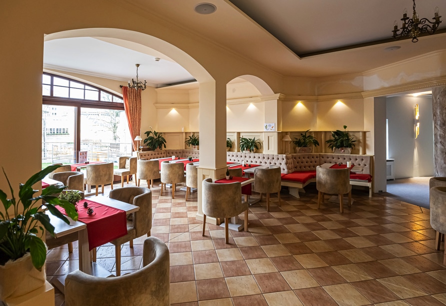 Stilvoll eingerichtetes Restaurant im Hotel Trofana Wellness & Spa