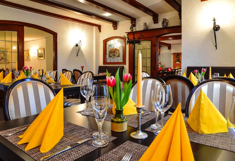 Festlich gedecktes Restaurant im Hotel Weinheber Hornung für Silvester