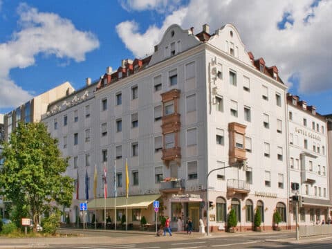 Außenansicht des Ringhotel Loew's Merkur – zentral in Nürnberg gelegen, perfekt für Ihre Silvesterreise