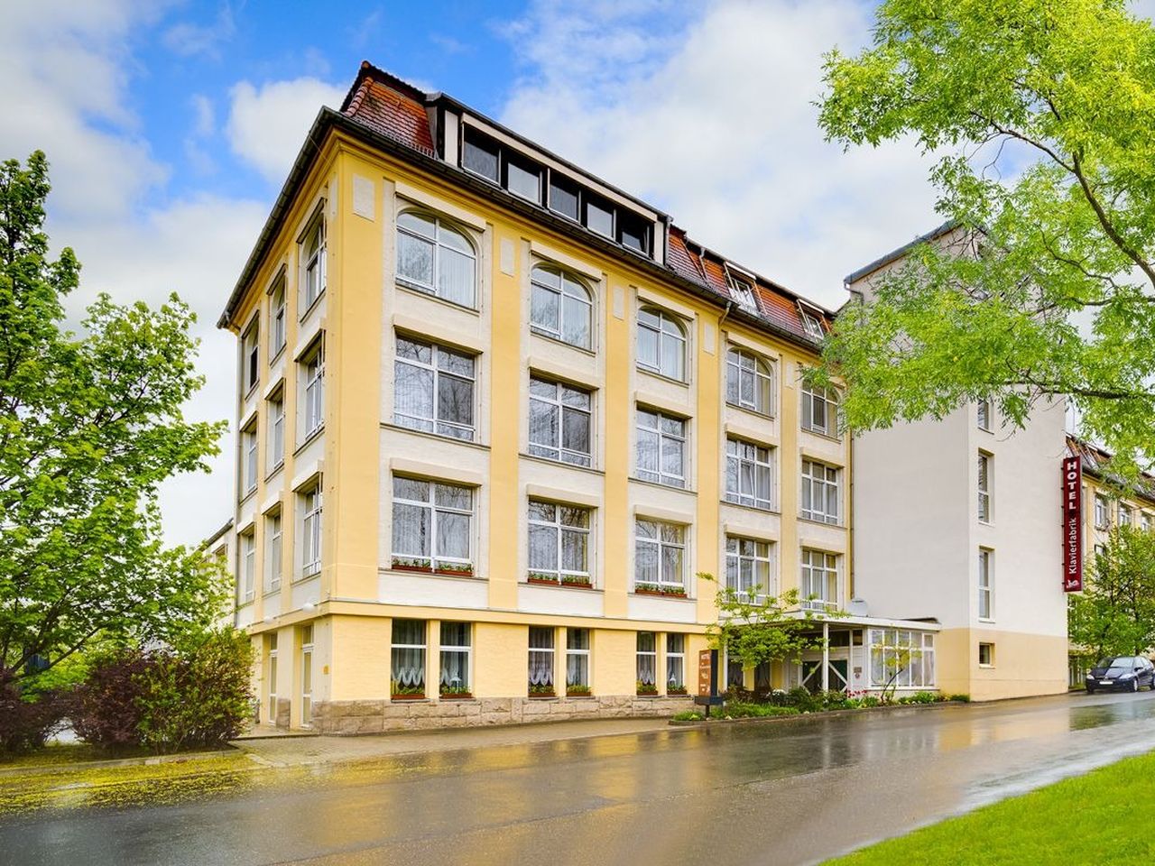 Außenansicht des Hotels Alte Klavierfabrik Meißen bei Silvesterurlaub