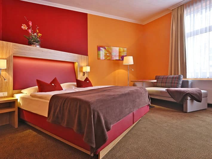 Gemütliches Zimmer im AKZENT Waldhotel SPA Rügen – Silvester komfortabel übernachten