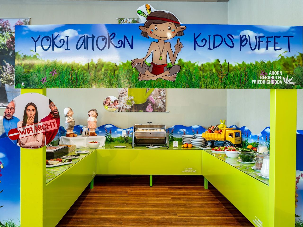 Spezielles YOKI AHORN Kids Buffet im AHORN Berghotel Friedrichroda für Familien an Silvester