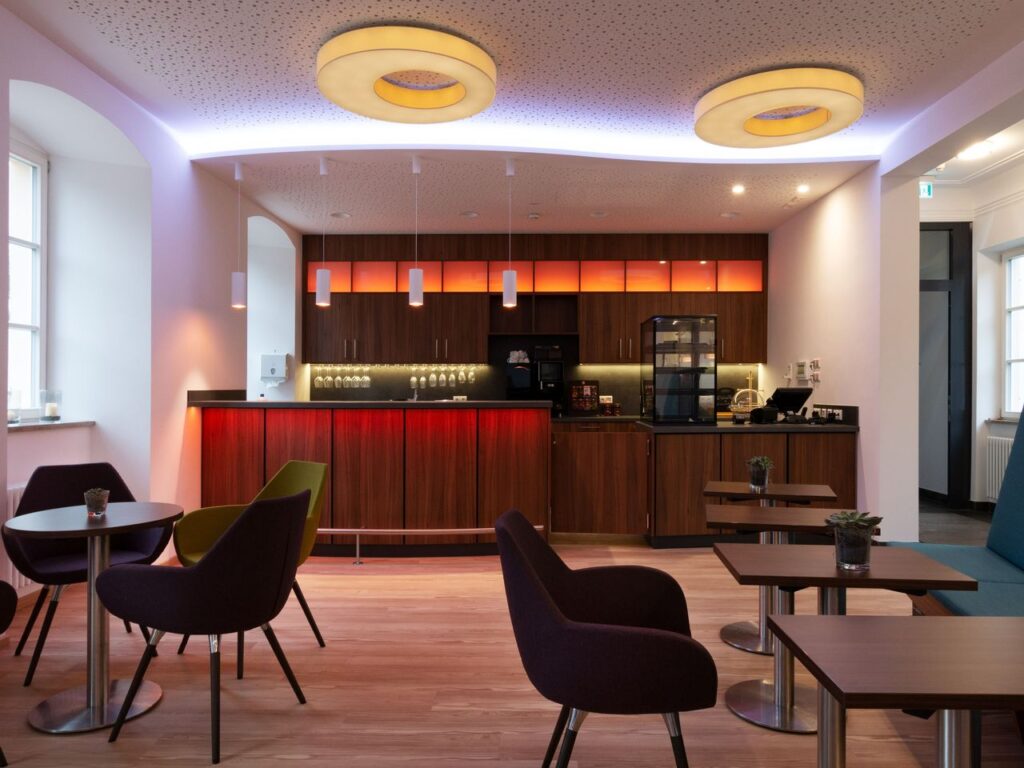 Stilvolle Café Bar im Kurhaus Hotel Bad Bocklet für Silvesterfeiern