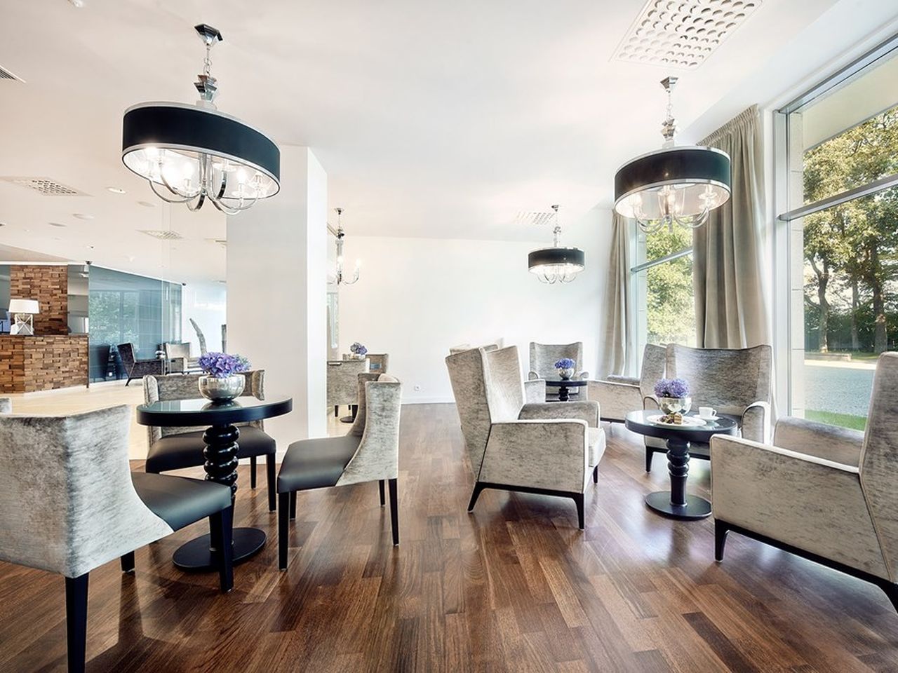 Heller Loungebereich im DIUNE Hotel & Resort an Silvester