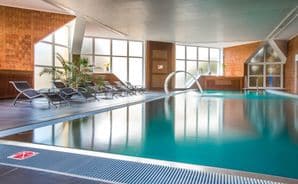 Entspannung im Innenpool des Monti Spa Hotels zu Silvester