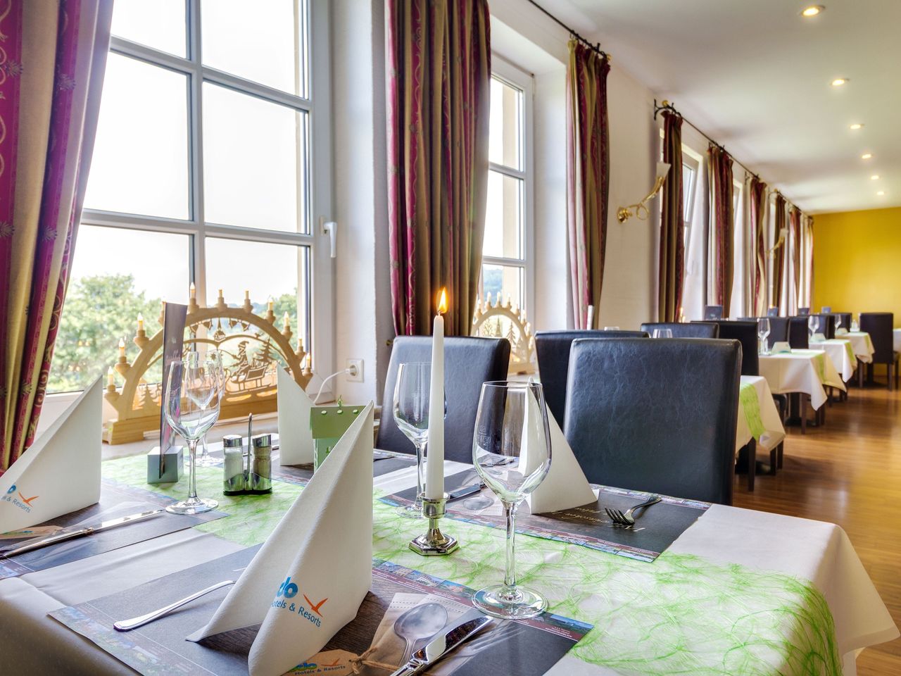 Elegantes Restaurant im Panorama Berghotel Wettiner Höhe – Genussmomente während des Silvesteraufenthalts