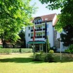 Außenansicht des Parkhotel Klüschenberg im Winterurlaub zu Silvester