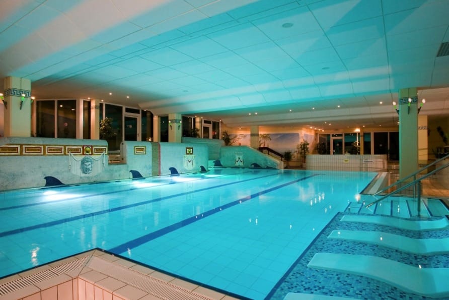 Großes Hallenbad im Predigtstuhl Resort für Ihren Silvesterurlaub