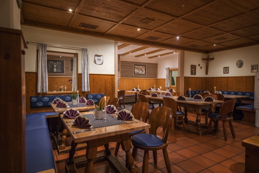 Festlich gedecktes Restaurant im AktiVital Hotel zu Silvester