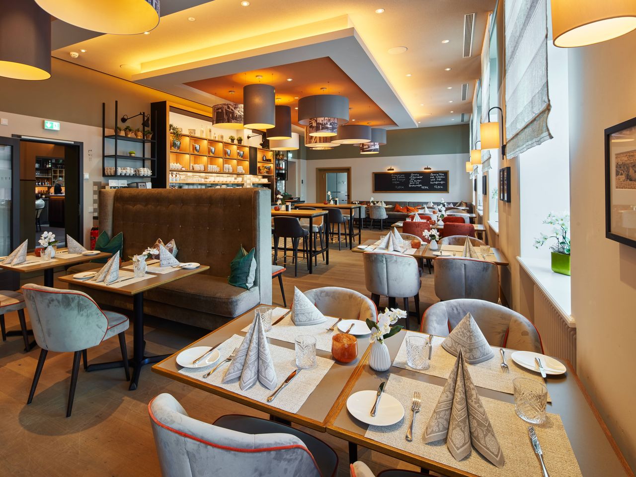 Festlich gedecktes Restaurant für das Silvester-Dinner im Anklamer Hof