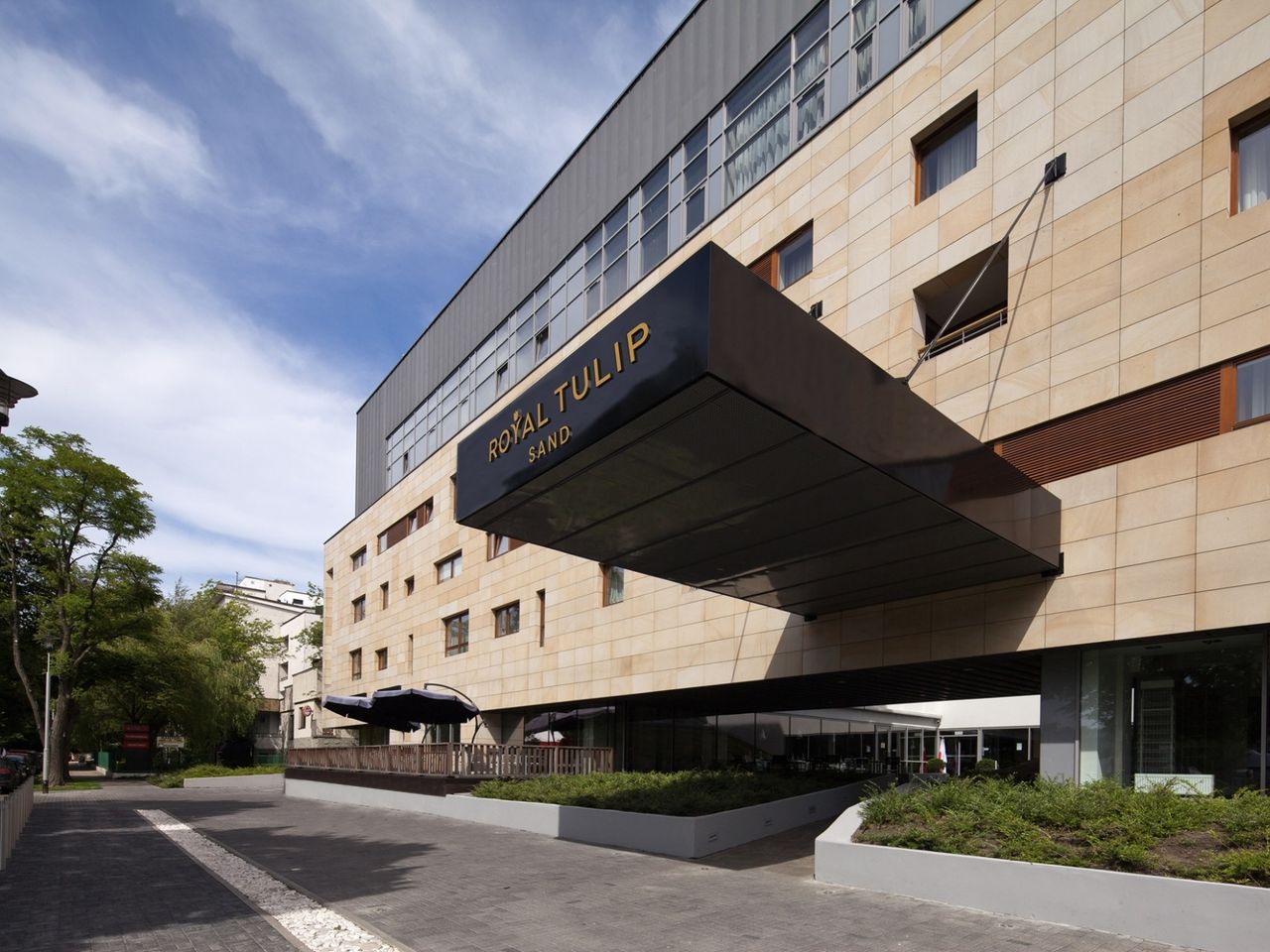 Hauptzugang des Royal Tulip Sand Hotel in Kolberg an Silvester