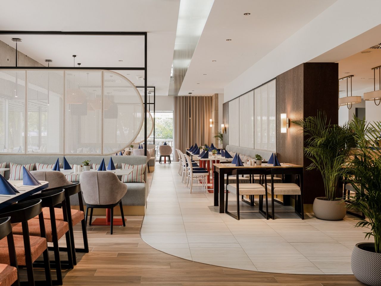 Restaurantbereich im Royal Tulip Sand Hotel während Silvester