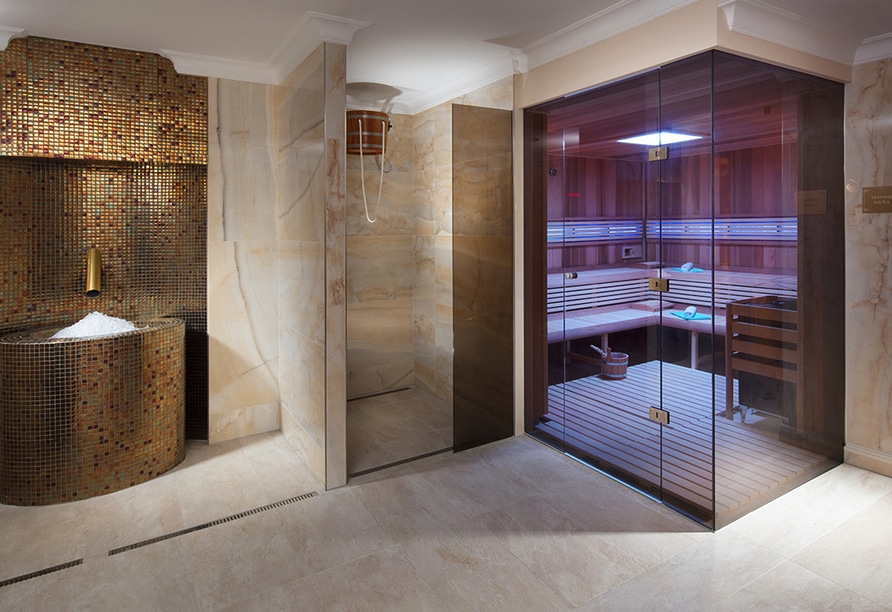 Moderner Saunabereich im Hotel Chateau Monty Spa Resort für eine erholsame Silvesterreise