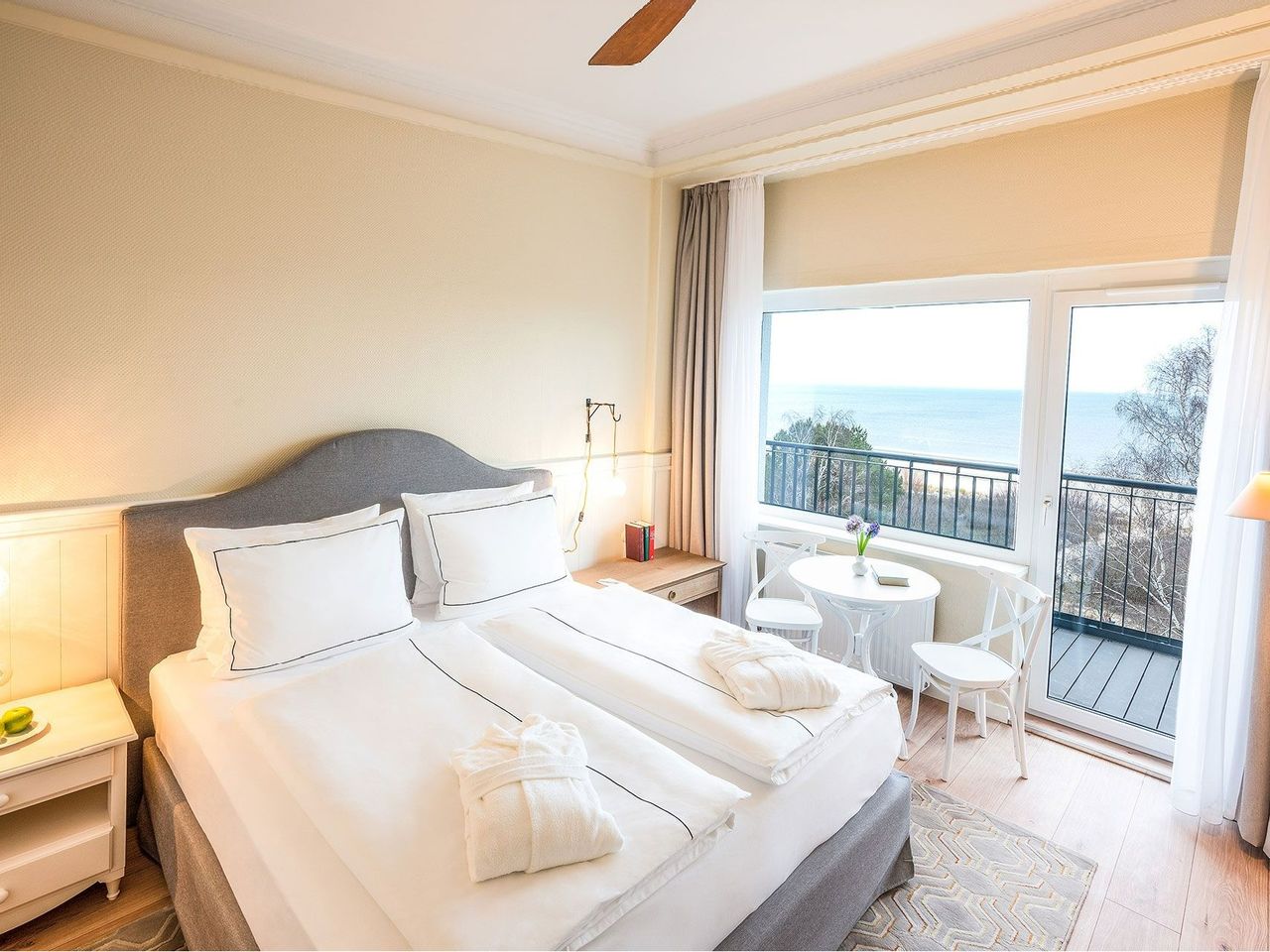 Komfortables Doppelzimmer mit Meerblick im Strandhotel Ahlbeck für Silvester