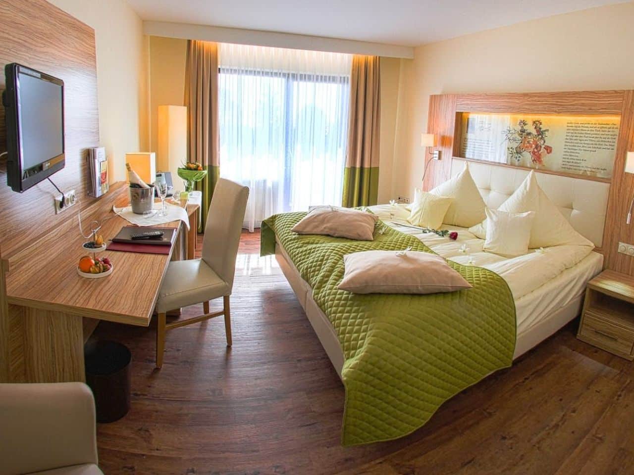 Stilvolles Doppelzimmer im Parkhotel Emstaler Höhe – perfekt für einen entspannten Silvesteraufenthalt.