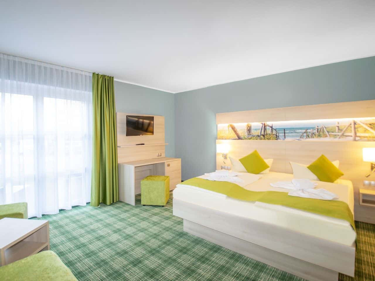 Modernes Zimmer im Inselhotel Poel, ideal für einen komfortablen Silvesterurlaub