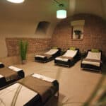 Ruhiger Wellnessbereich mit Liegen im Hotel Palatina für Silvester