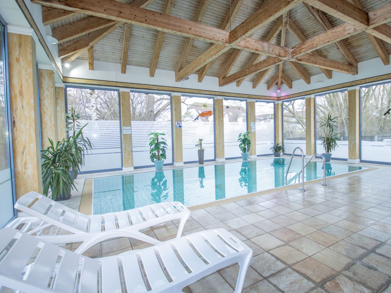 Innenpool im Inselhotel Poel, perfekt für Wellness an Silvester