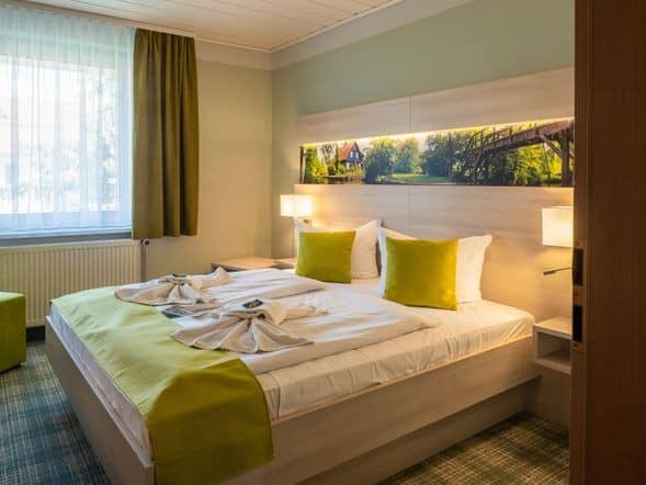 Modern eingerichtetes Doppelzimmer im Ferien Hotel Spree-Neiße für den Silvesterurlaub