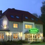 Stimmungsvolle Beleuchtung am Hotel zur Heideblüte – Perfekte Location für Ihre Silvesterfeier