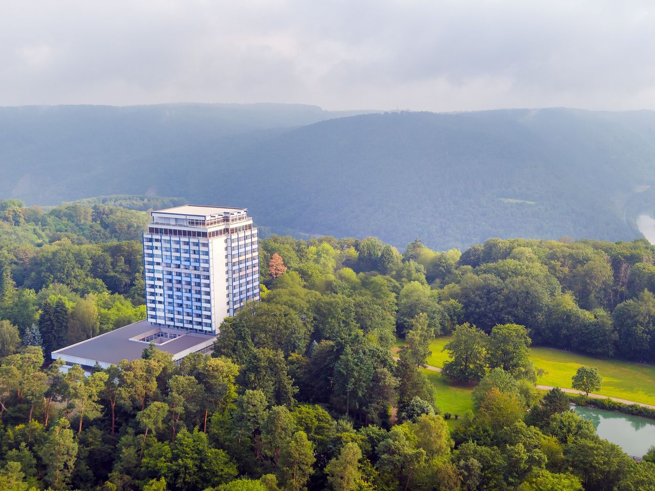 Wyndham Garden Lahnstein Koblenz in ruhiger Lage mit Ausblick ins Rheintal