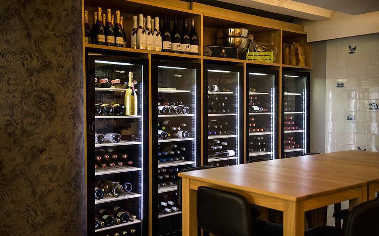 Edle Weinauswahl in der Kleinen Alster, passend zum Silvestermenü.