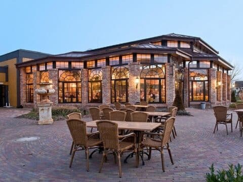 Außenansicht des Wangerland Resort zu Silvester 2025 in Ostfriesland