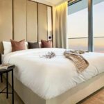 Modernes Zimmer im Wave Międzyzdroje Resort & Spa Hotel mit Balkon, ideal für Silvester