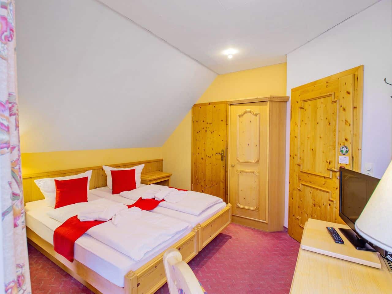 Komfortables Zimmer im Hotel Schloss Nebra, ideal für Ihre Silvesterreise