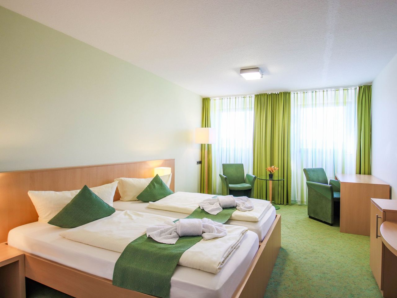 Modern eingerichtetes Zimmer im Panorama Hotel Winterberg