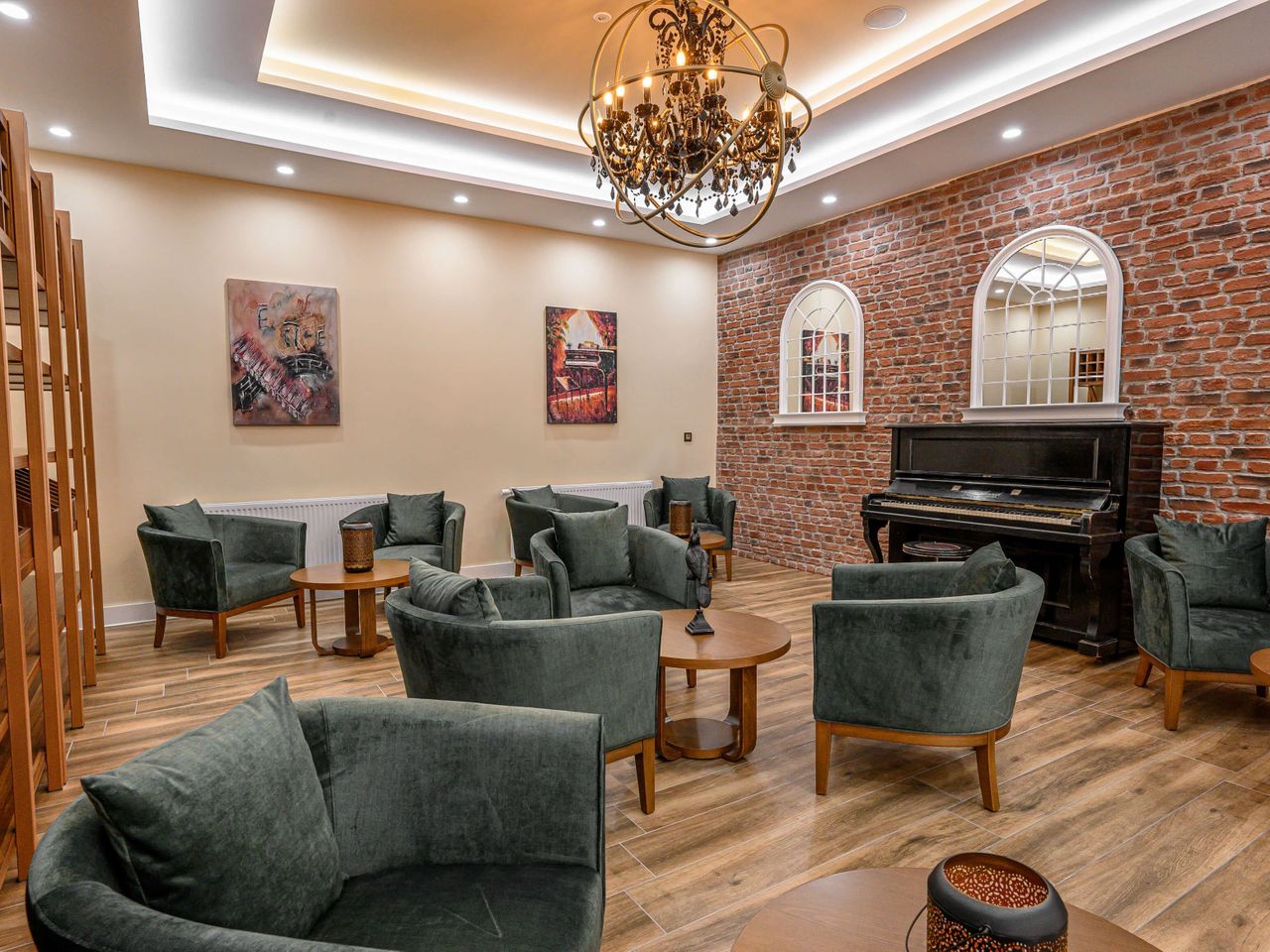 Loungebereich im Hotel Schwarzbachtal Hideaway, ideal für entspannte Silvesterabende.