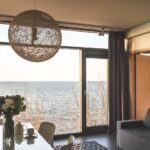 Essbereich im BOULEVARD USTRONIE MORSKIE mit Blick auf die Ostsee für Silvester