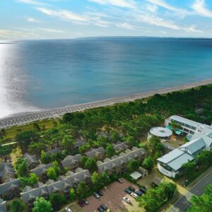 Luftaufnahme der AQUAMARIS Strandresidenz Rügen