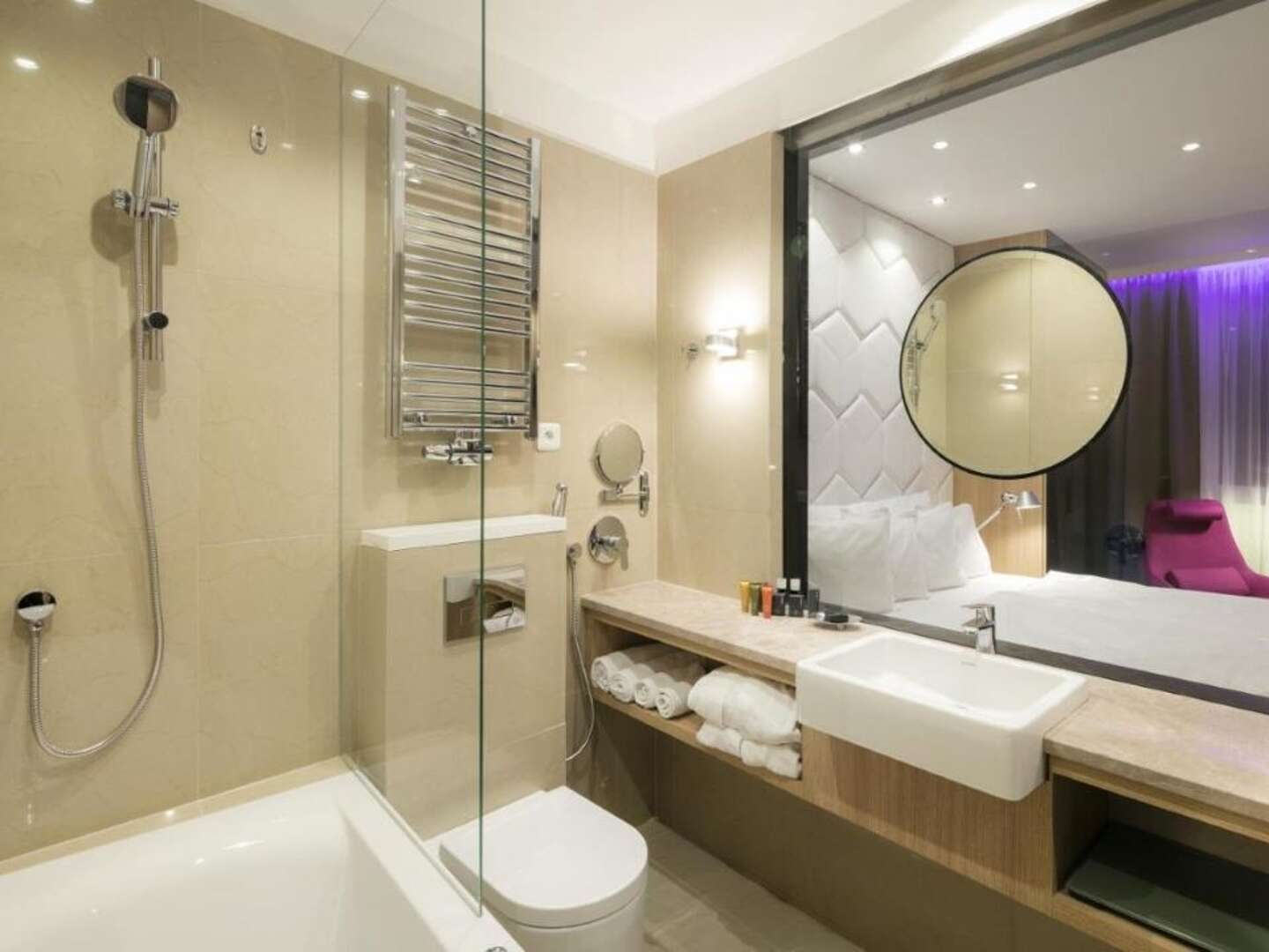Modernes Badezimmer im Pytloun Grand Hotel Imperial in Liberec