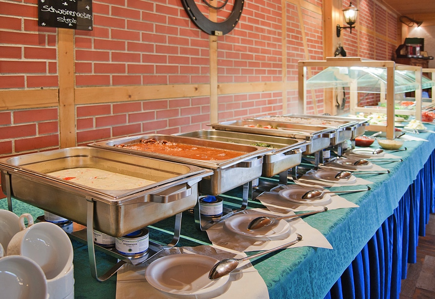 Festliches Silvester Buffet im Landhotel Harz mit warmen Speisen
