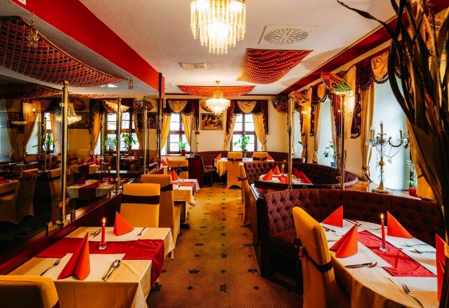 Stilvoll gedecktes Restaurant für das Silvester-Dinner im Hotel Brander Hof