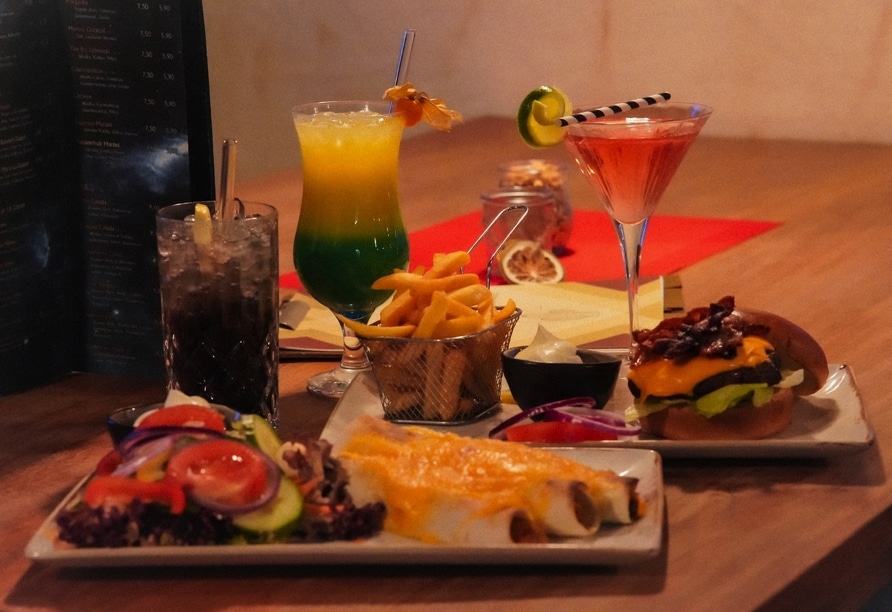 Festliches Silvesteressen mit Burger, Wraps, Cocktails und Pommes im Hotel Stadt Daun