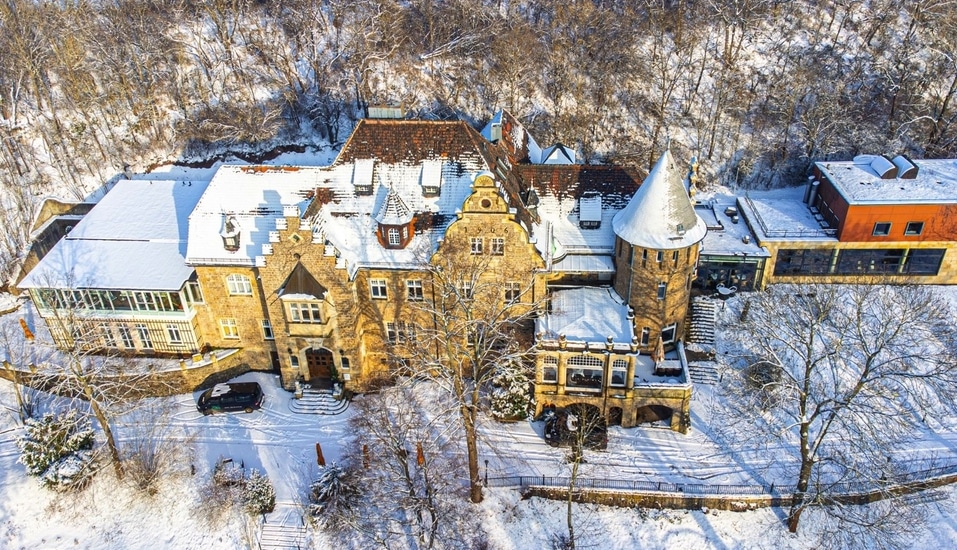 Schlosshotel Villa Westerberge im verschneiten Harz als perfekte Silvesterlocation