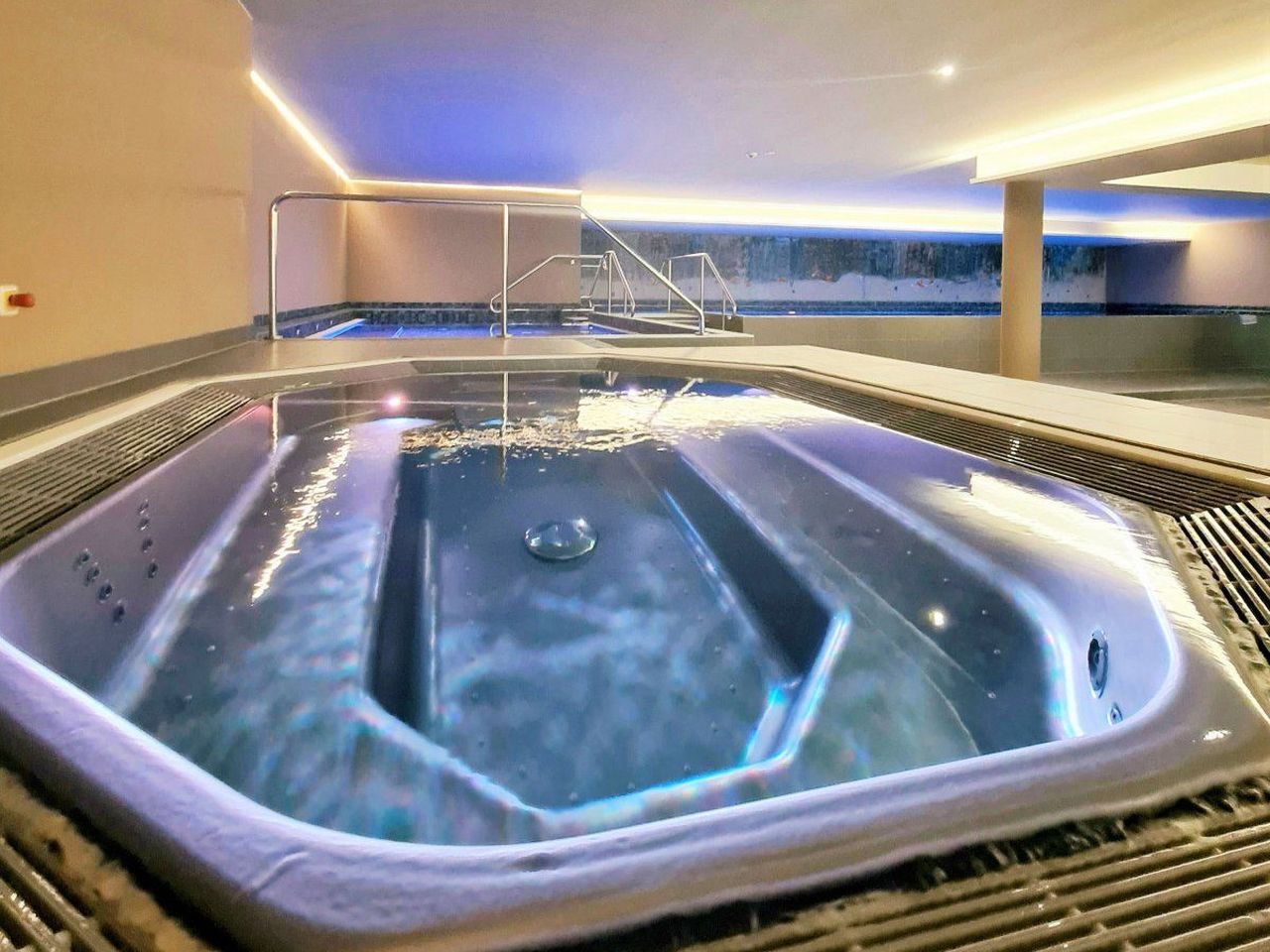 Wellness pur an Silvester – Whirlpool & Poolbereich im Santé Royale Rügen Resort