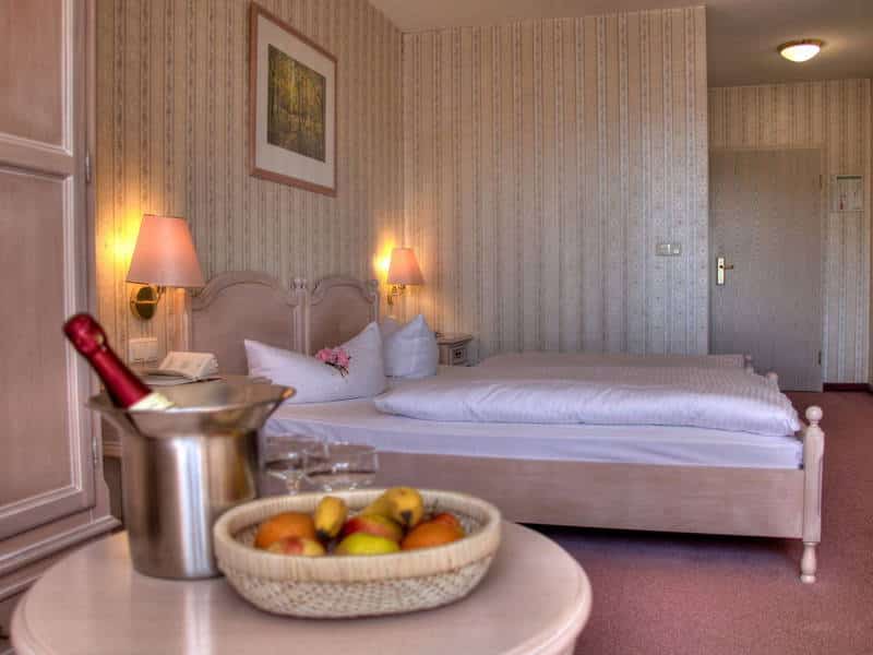 omfortables Doppelzimmer im Hotel am Markt in Altentreptow für die Silvestertage
