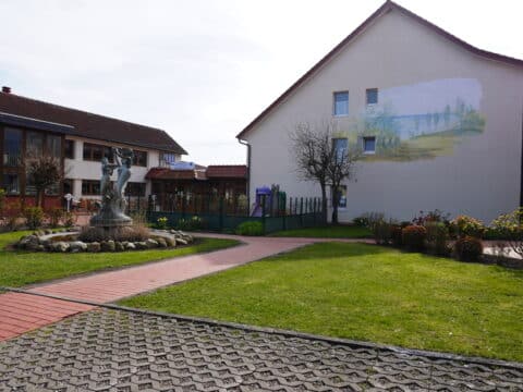 Außenansicht des Alcor Hotel Feriendorf, einladend für einen Silvester-Aufenthalt