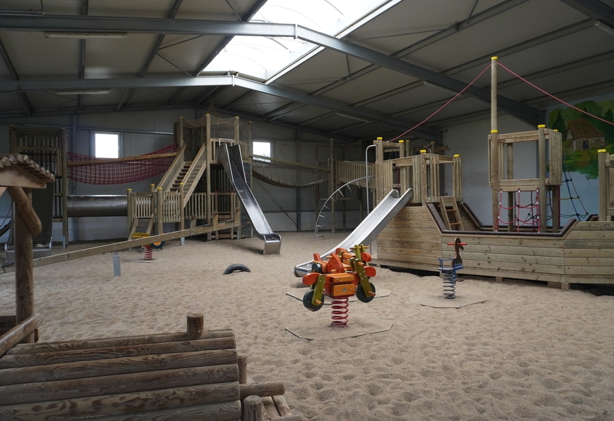 Indoorspielplatz im Alcor Hotel Feriendorf, ideal für Familien an Silvester