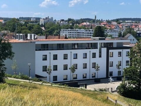 Außenansicht des Hotel Sombea in Villingen-Schwenningen, ideal für eine Silvesterreise mit Genuss & Komfort.
