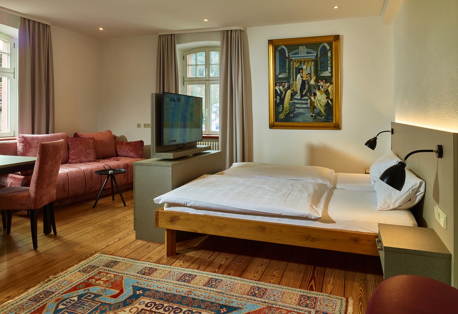 Elegantes Hotelzimmer im Burgschänke Restaurant & Hotel mit stilvoller Einrichtung für eine besondere Silvesterreise