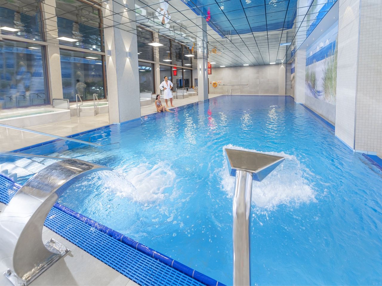 Schwimmbad mit Wellness im Hotel Olymp IV zu Silvester