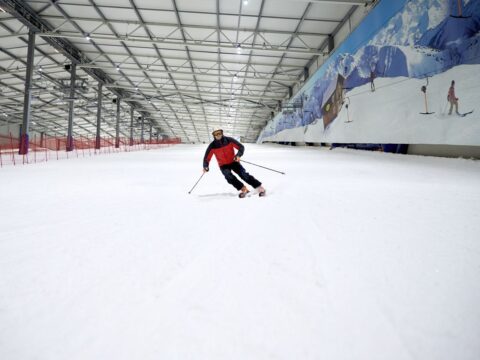 Indoor-Skifahren im Van der Valk Hotel Hamburg-Wittenburg, perfekter Start ins neue Jahr