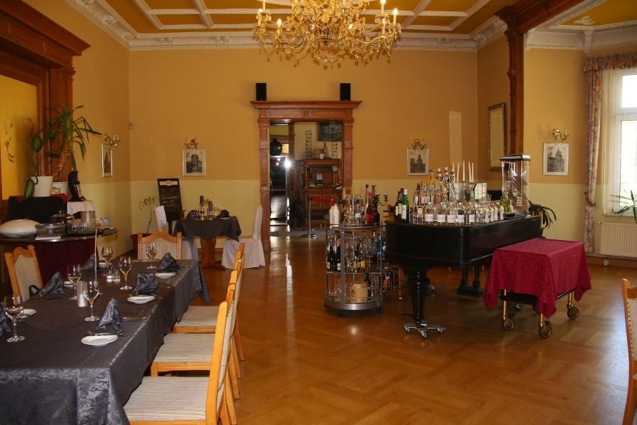 Stimmungsvoller Silvesterabend im Restaurant des Hotel Wippertal