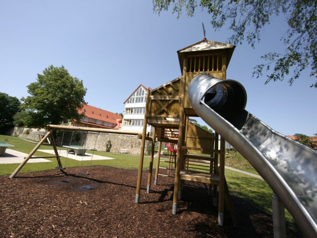 Spielplatz im JUFA Hotel Nördlingen für Familien zu Silvester