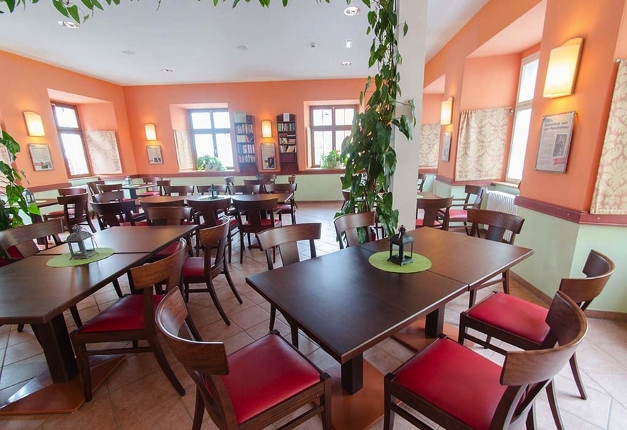 Essbereich des JUFA Hotel Meersburg, vorbereitet für das Silvesteressen